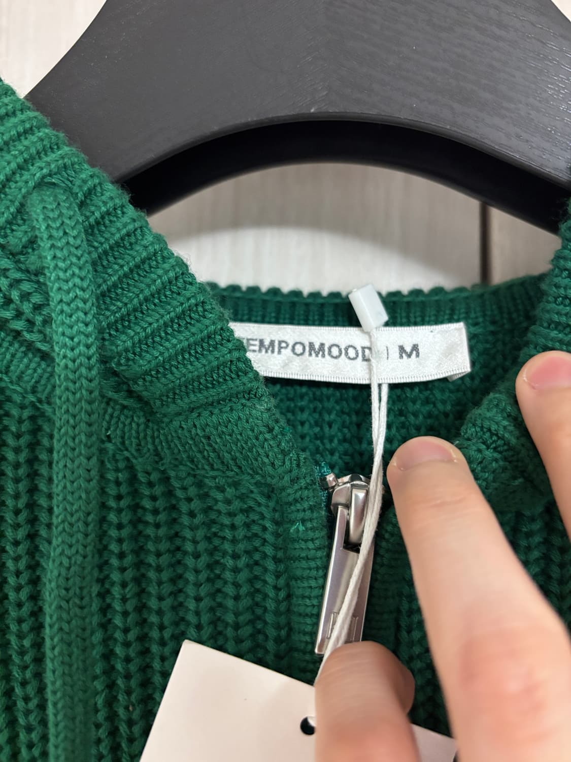 새상품) M 95 인템포무드 그린 니트 후드집업 상품이미지2