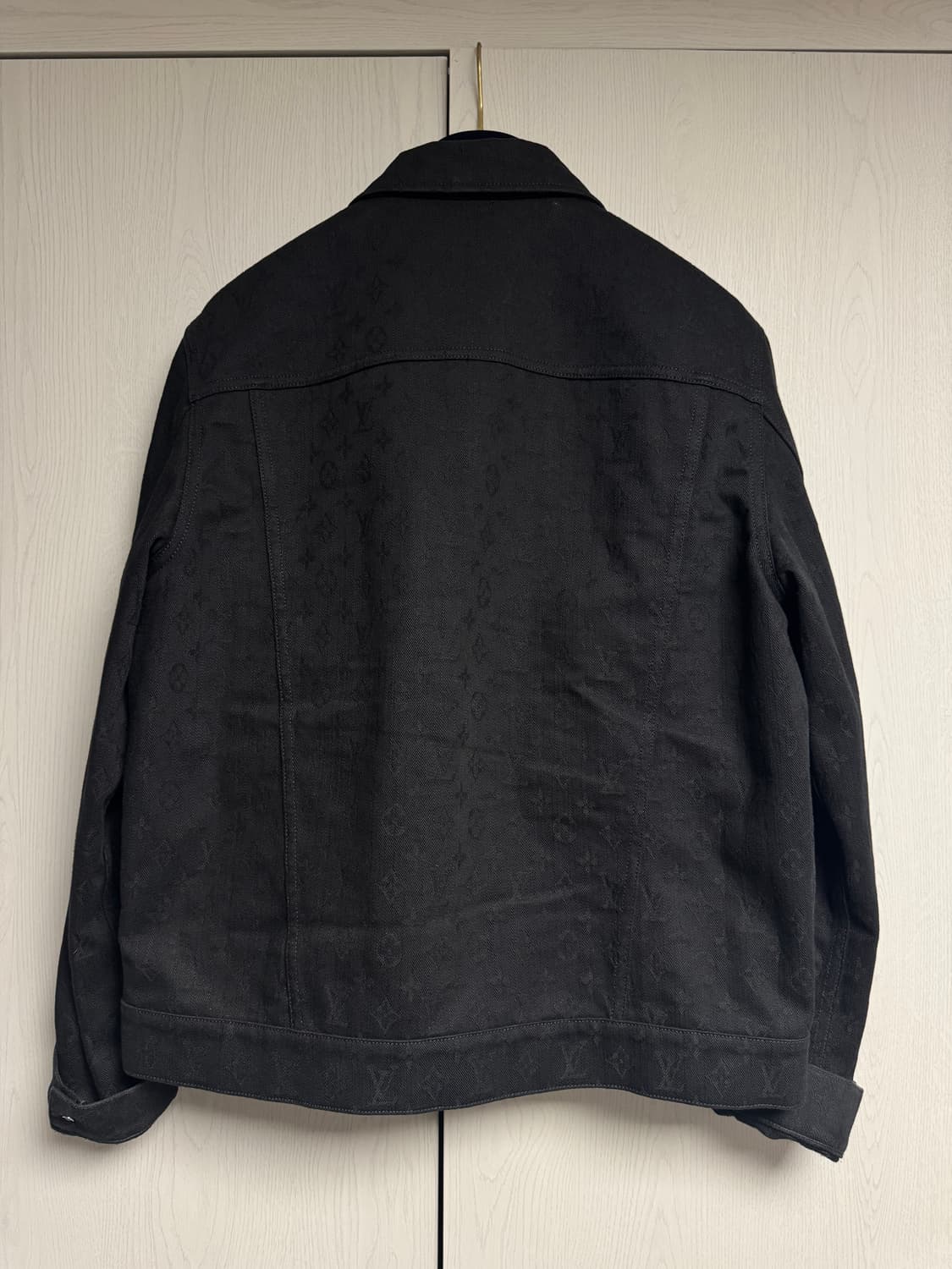 루이비통 모노그램 흑청 데님 자켓 블랙 48 사이즈 상품이미지6
