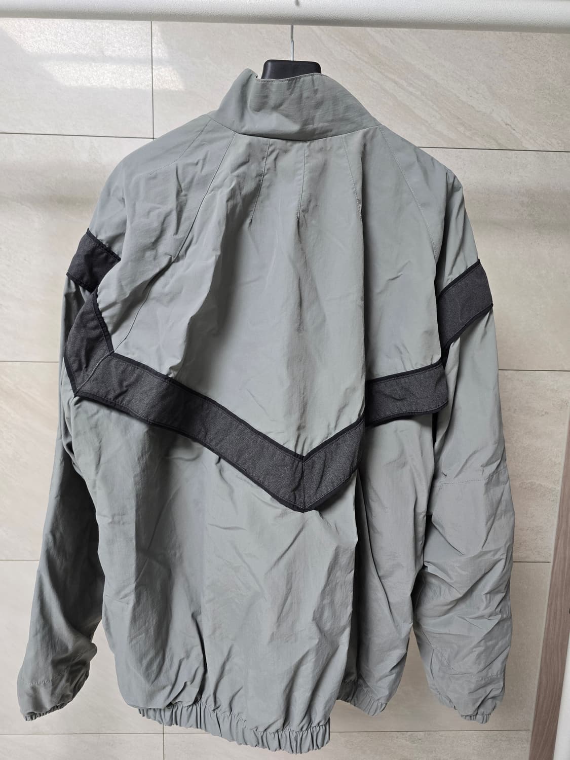 지드래곤 아미 바람막이 져지 XL 상품이미지3