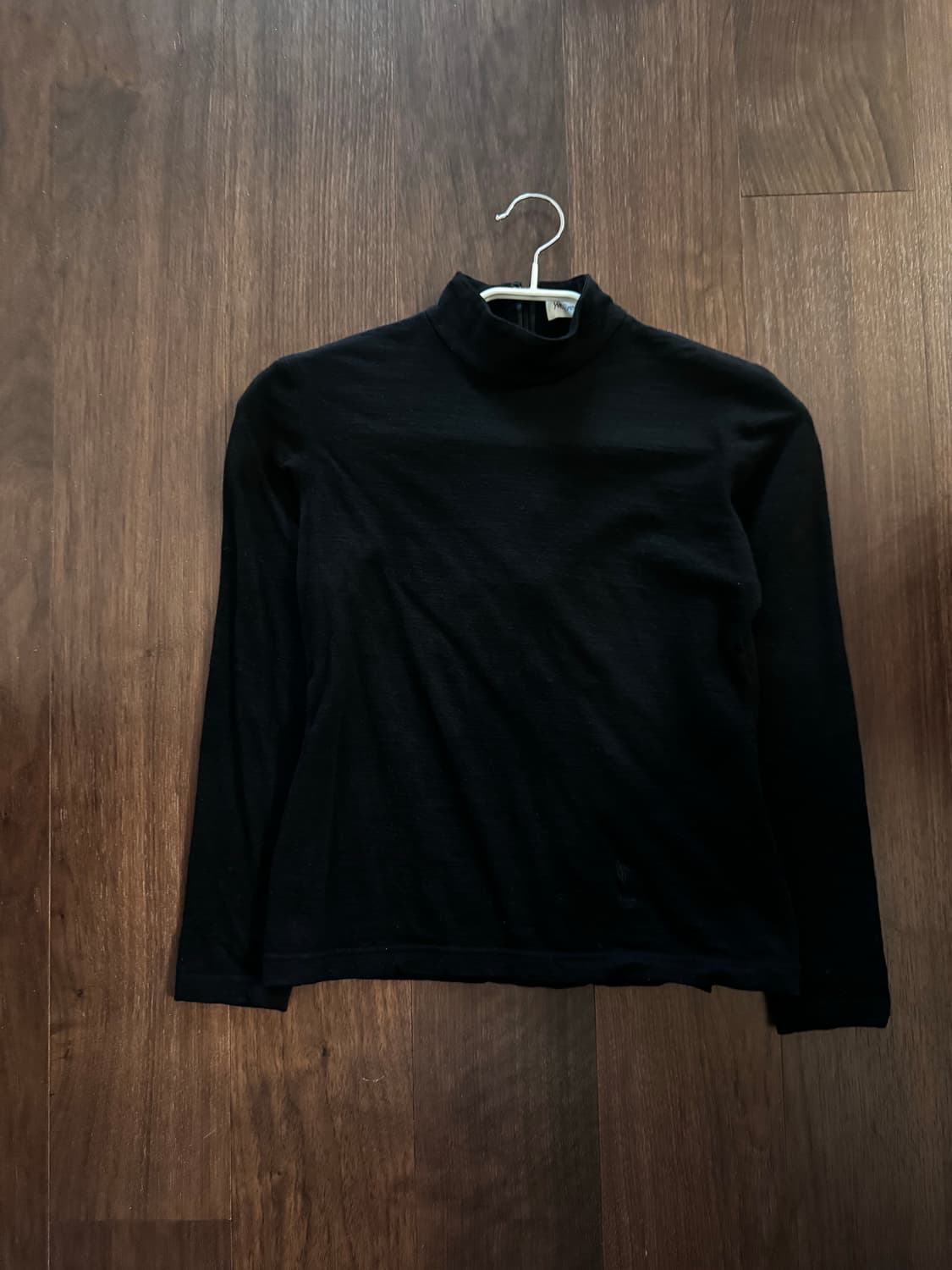 입생로랑 하프넥 울 니트 상품이미지1