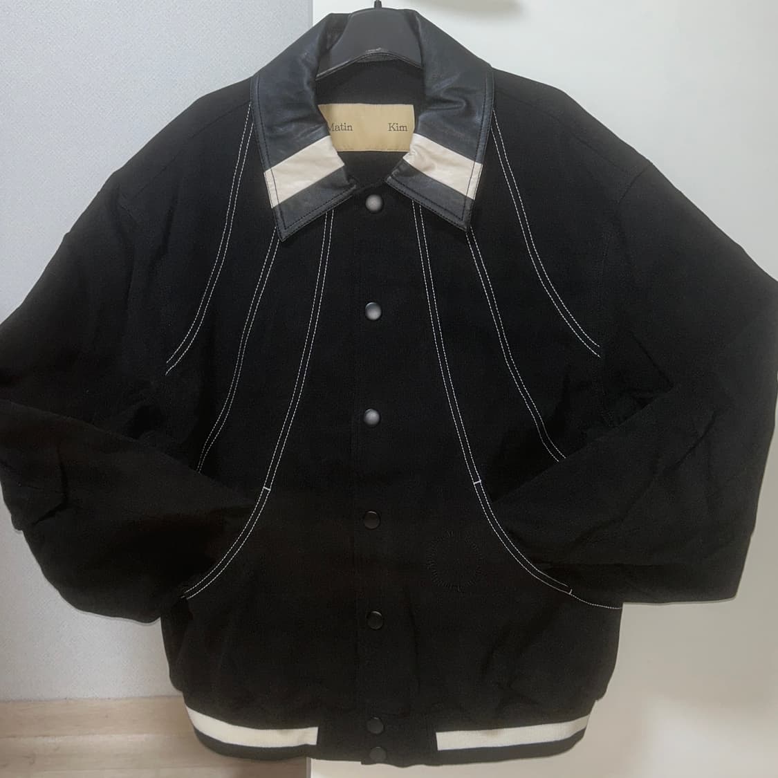 마뗑킴 라운드 스티치 바시티 점퍼 자켓 상품이미지3