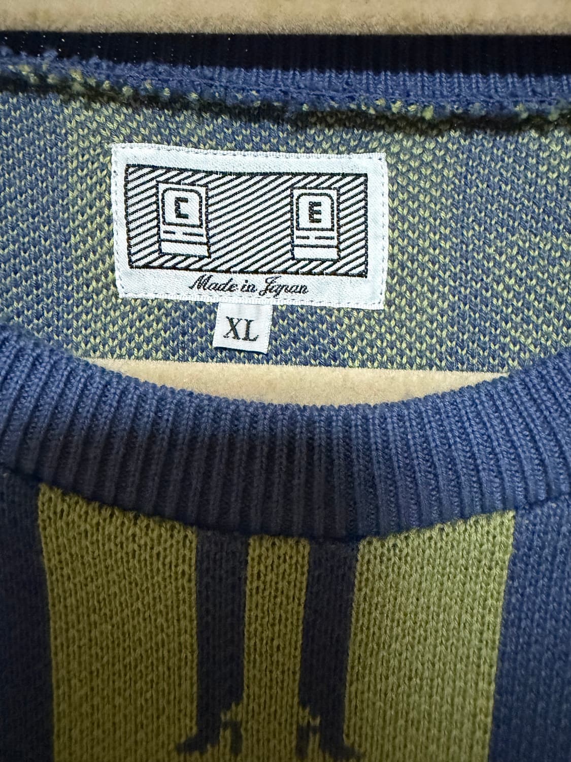 카브엠트 자수 니트 상품이미지4