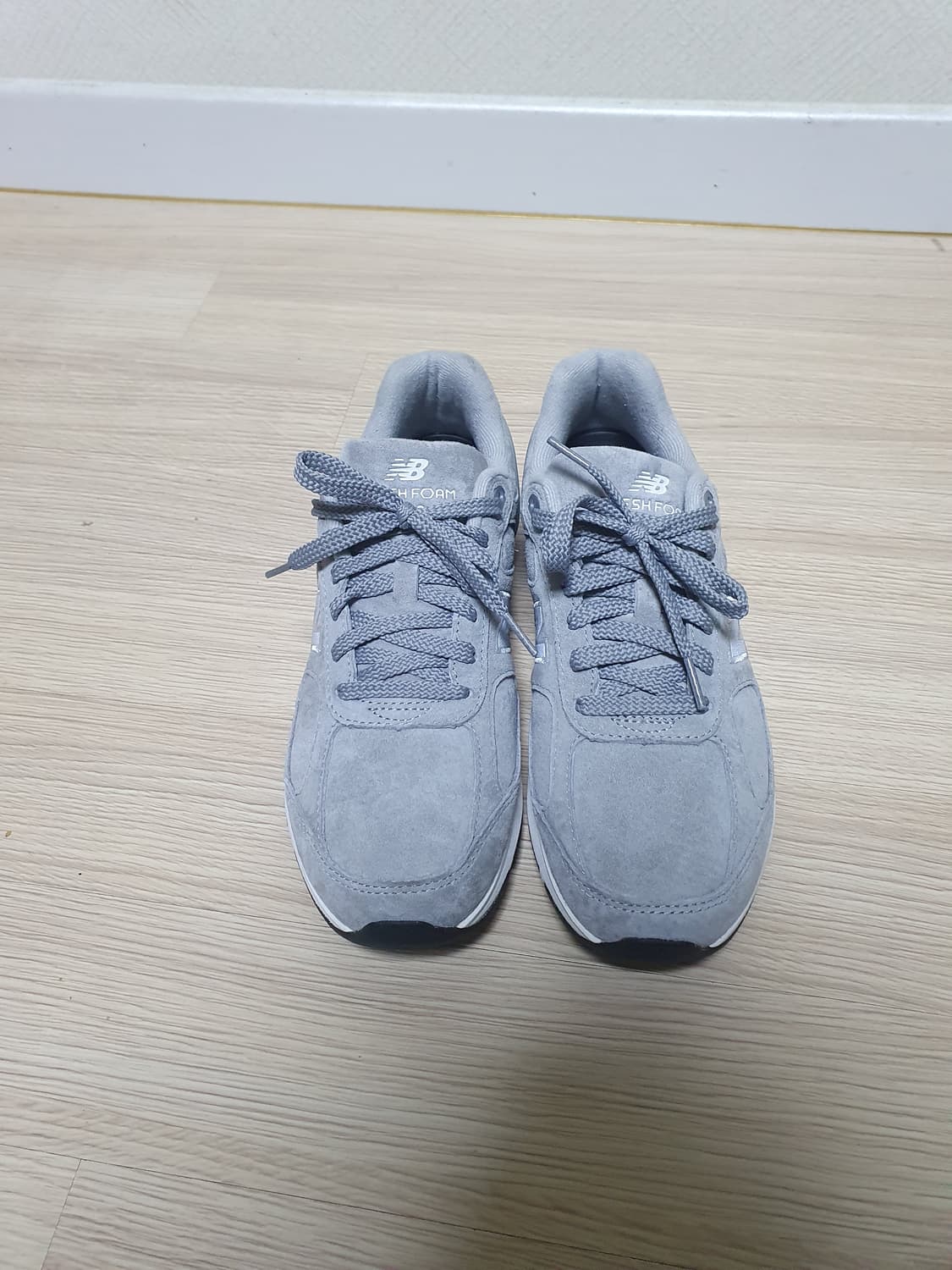 뉴발란스 1880 프레쉬폼 운동화 255 상품이미지3