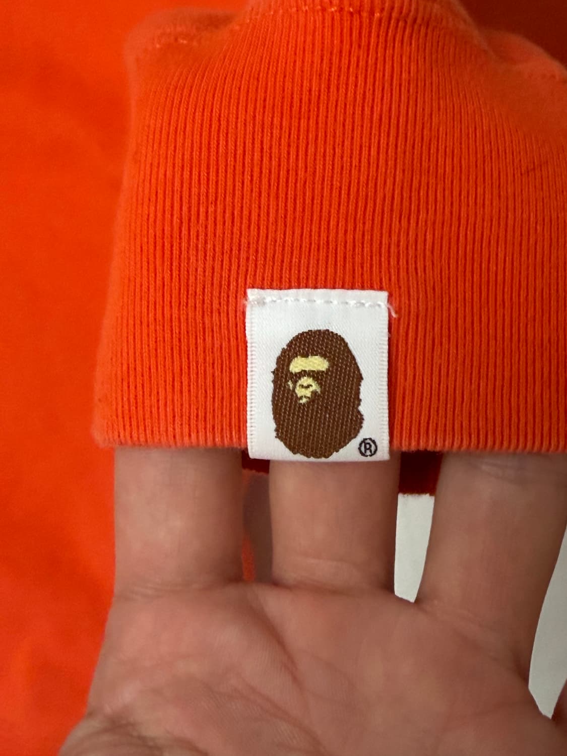 국내유일) 베이프 busy works 자수 맨투맨 오렌지 상품이미지6