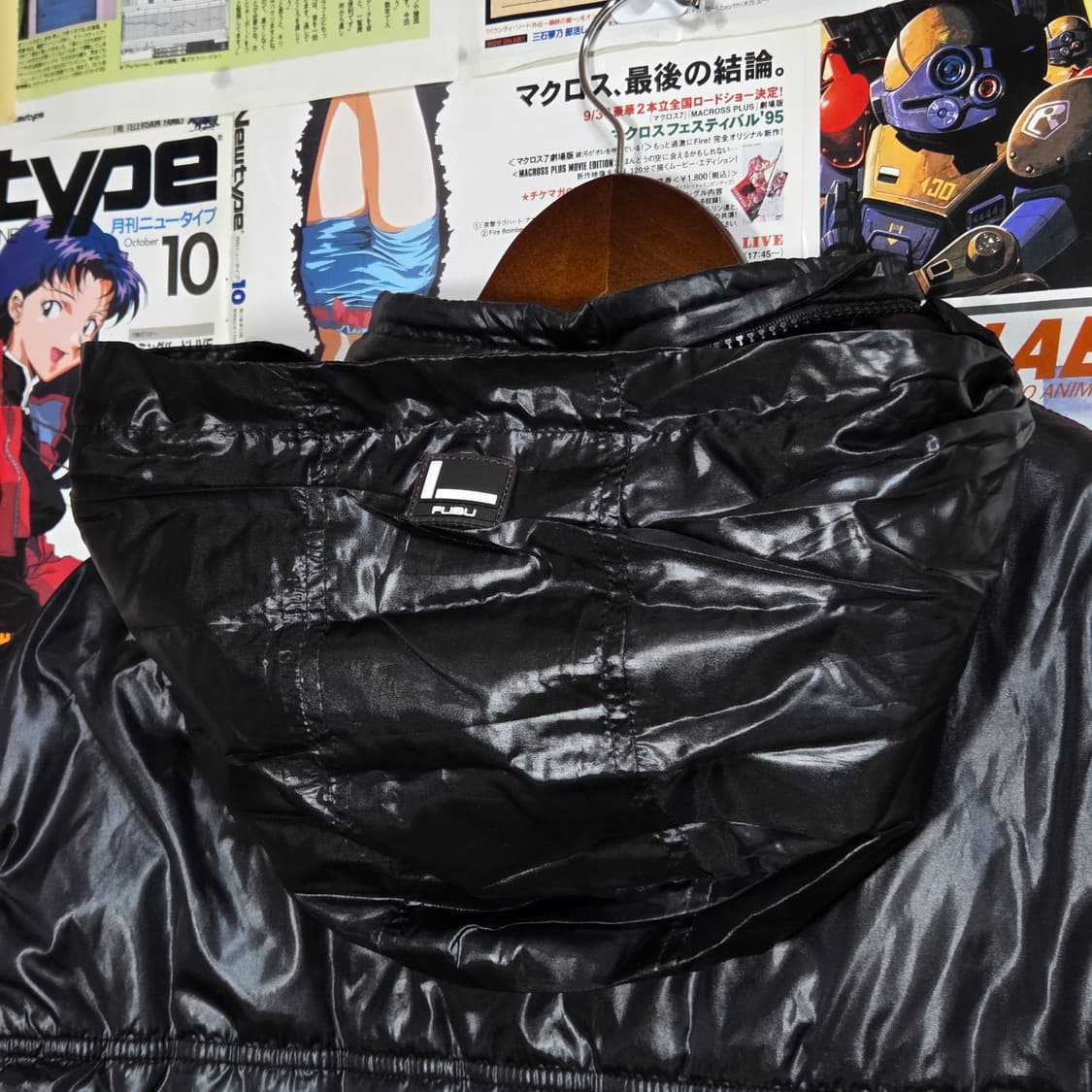 후부 블랙 유광 패딩 베스트 상품이미지8