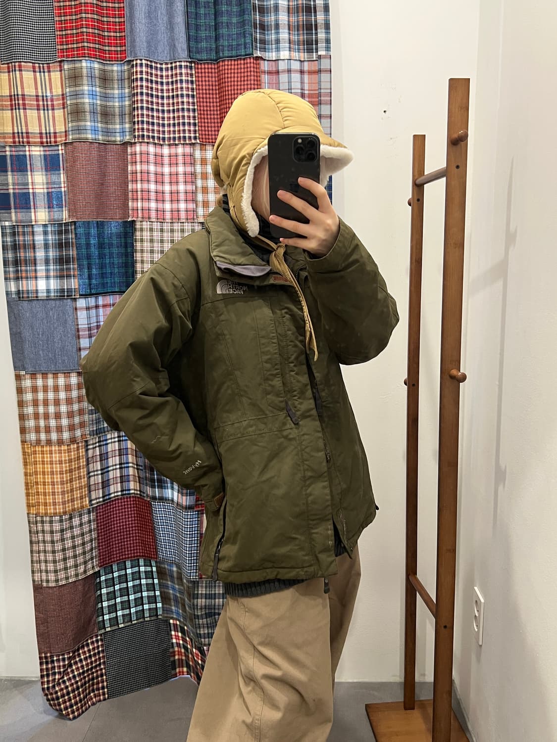 노스페이스 카키 패딩 상품이미지4