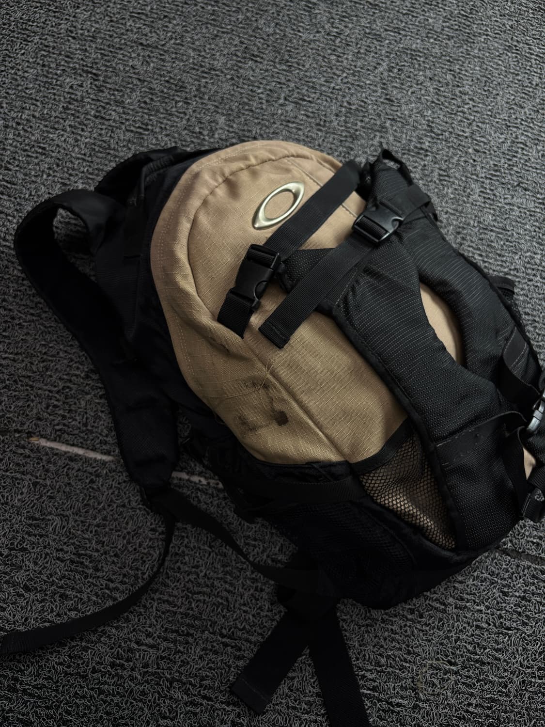 오클리 아이콘 로고 텍티컬 테크웨어 백팩 1613 상품이미지6