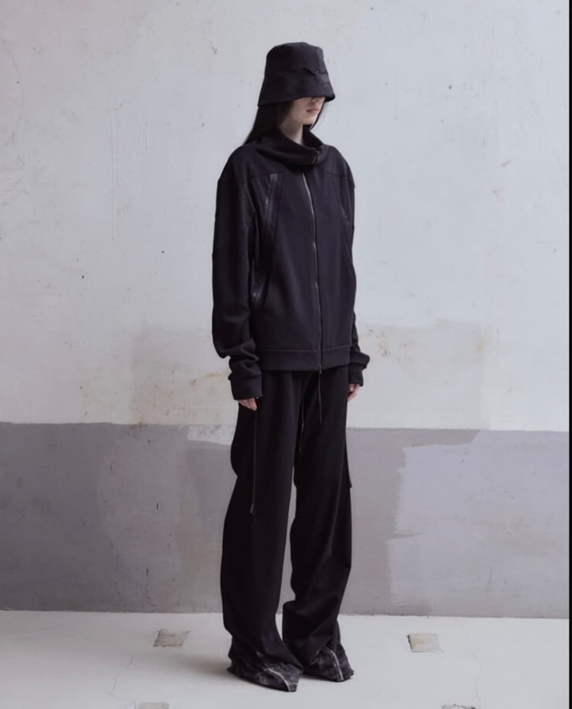 카르넷 아카이브 네일 트랙집업 상품이미지2