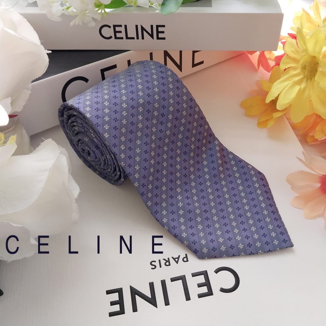 셀린느 실크 트리오페 로고 패턴 넥타이 8.6cm A+등급 K1721
 상품이미지1