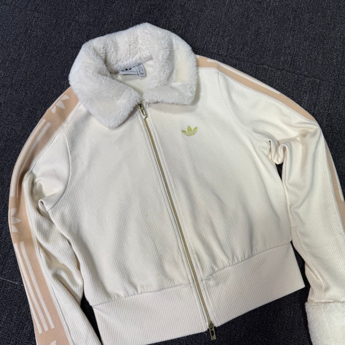 아디다스 스키 시크 퍼 재킷  상품이미지2