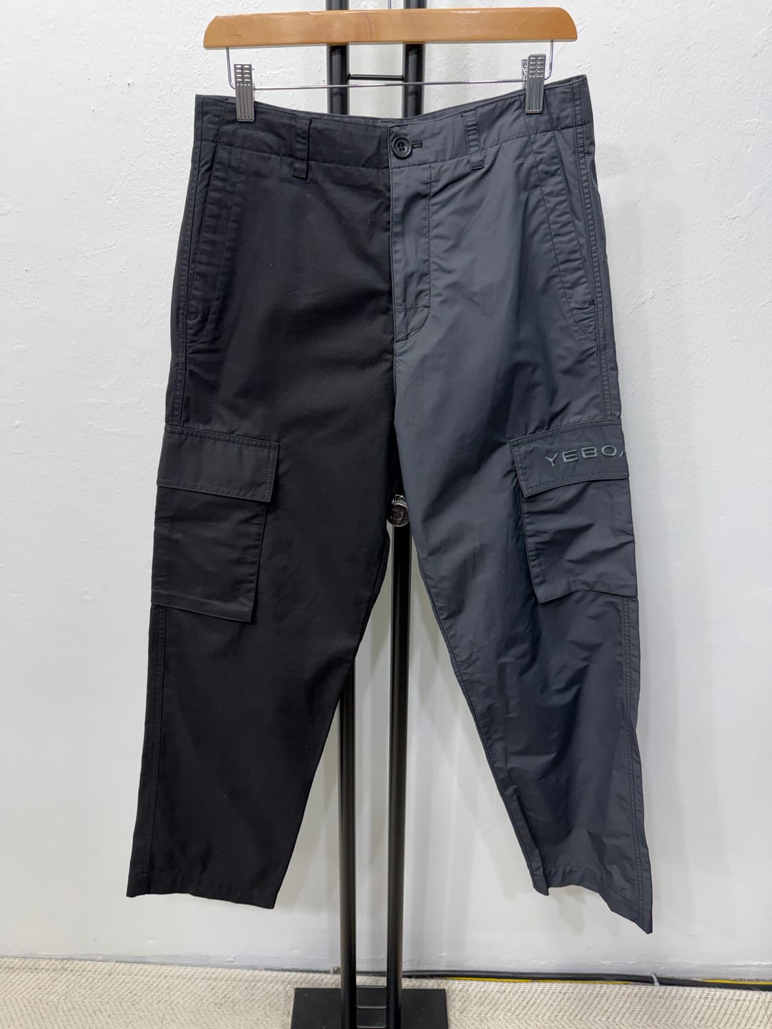 정품) 코스 x 예보아 COS x YEBOAH 투톤 카고바지 46 상품이미지1