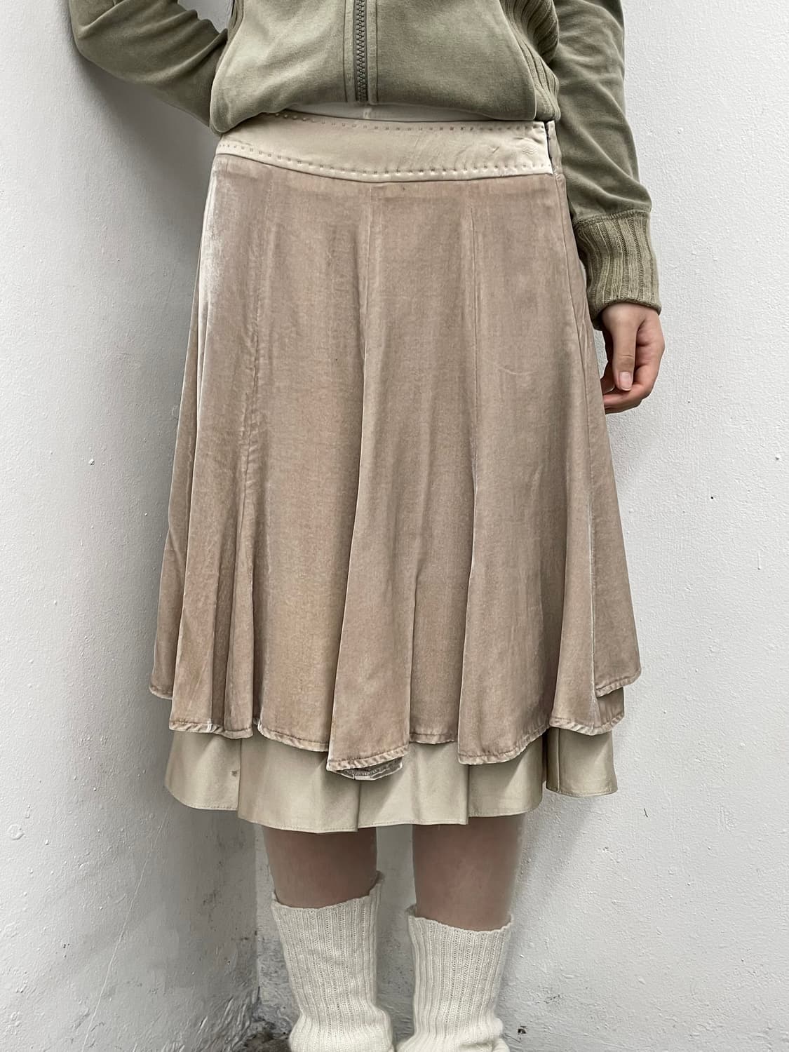 벨벳 레이어드 프릴 디테일 스커트 상품이미지4