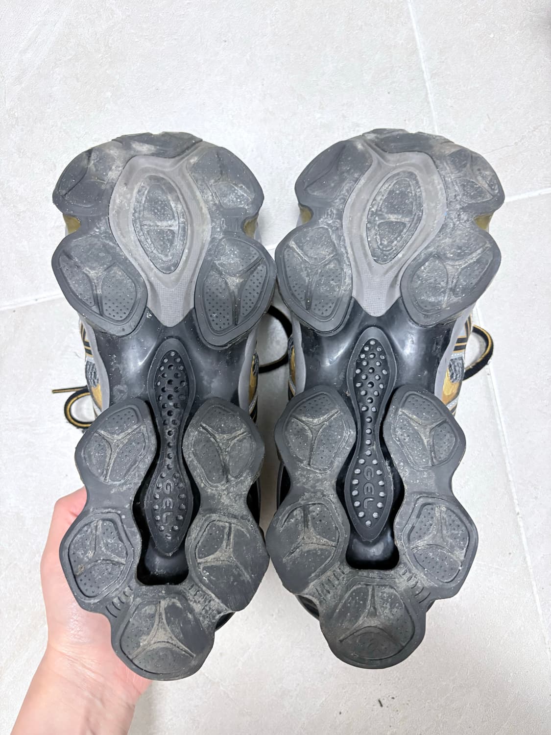 아식스 젤 퀀텀 키네틱 카본 퓨어골드 250 상품이미지7