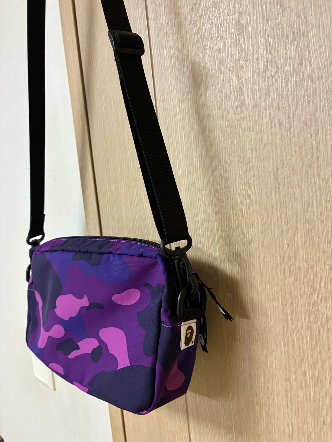 [free]베이프 컬러 카모 숄더 백 퍼플 상품이미지1
