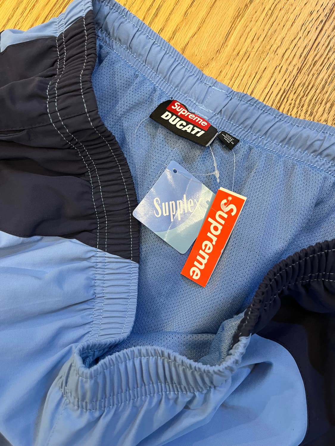 슈프림 x DUCATI 트랙팬츠 XXL 상품이미지3