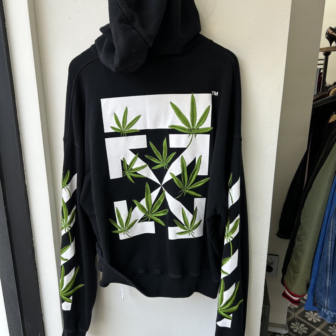 16644 - 오프화이트 위드 애로우 후드티 상품이미지6