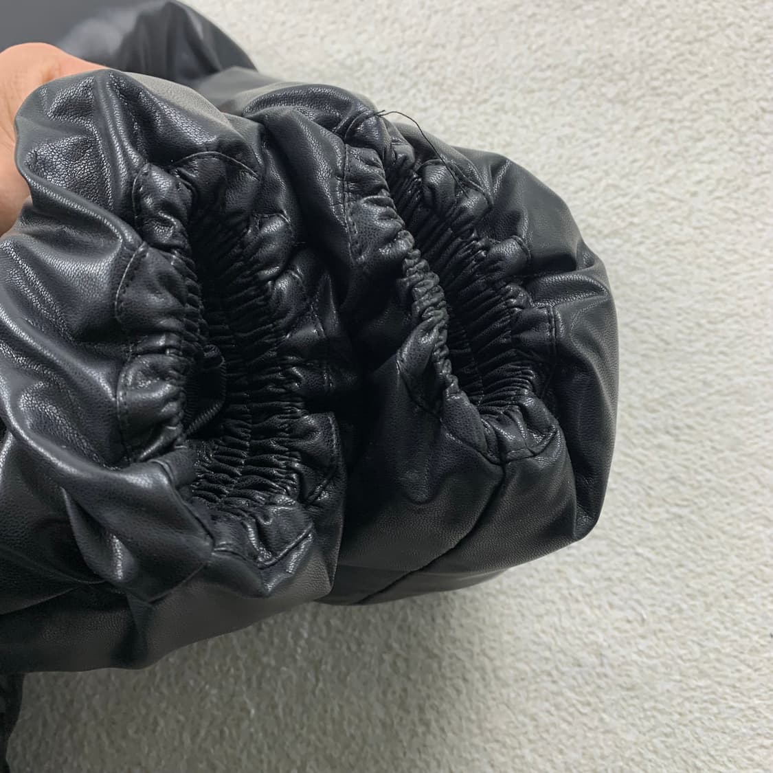 파르티멘토 비건레더 3M 신슐레이트 푸퍼 숏패딩 블랙 상품이미지4