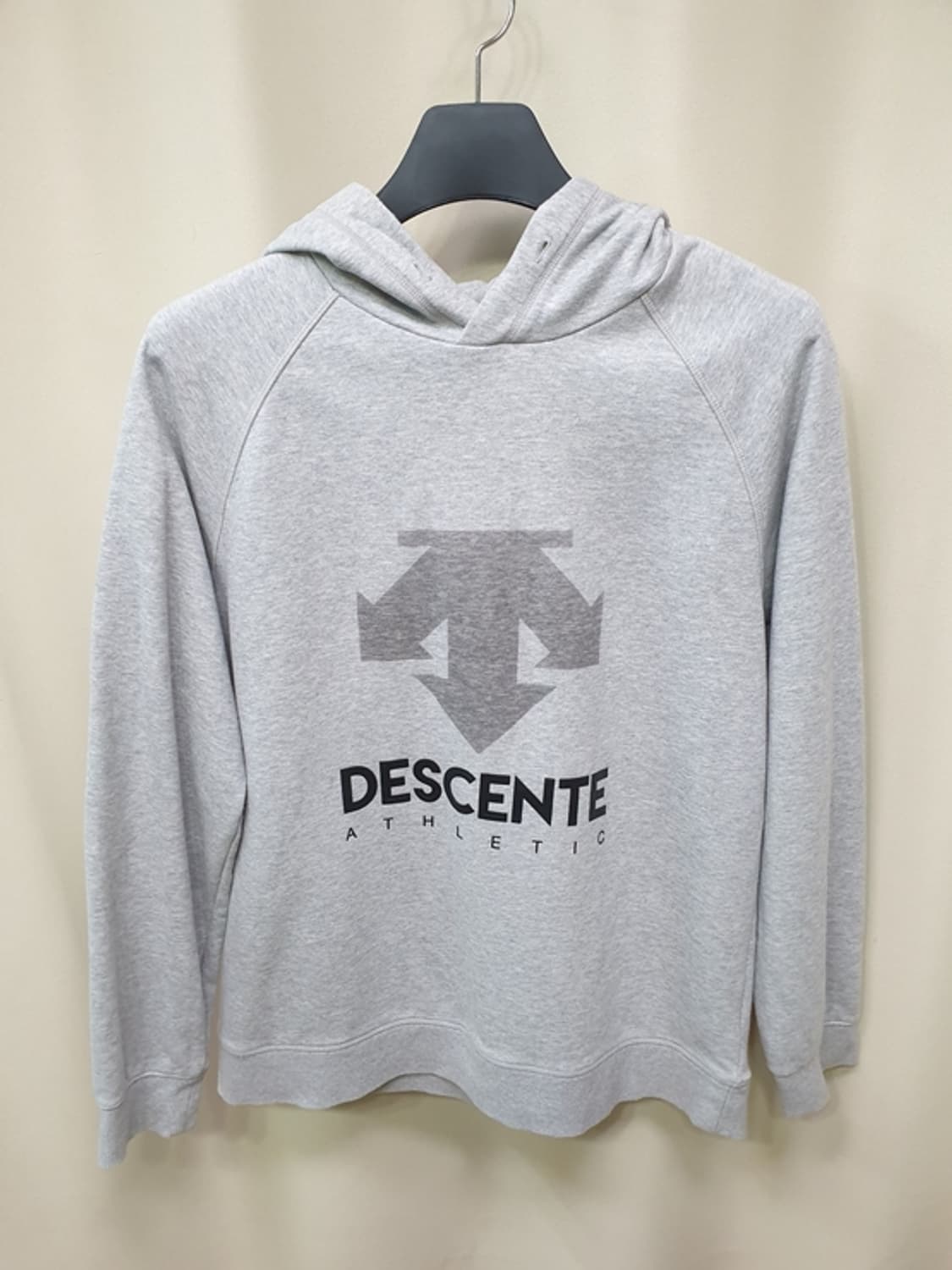 데상트 남성 후드티 그레이 상품이미지1