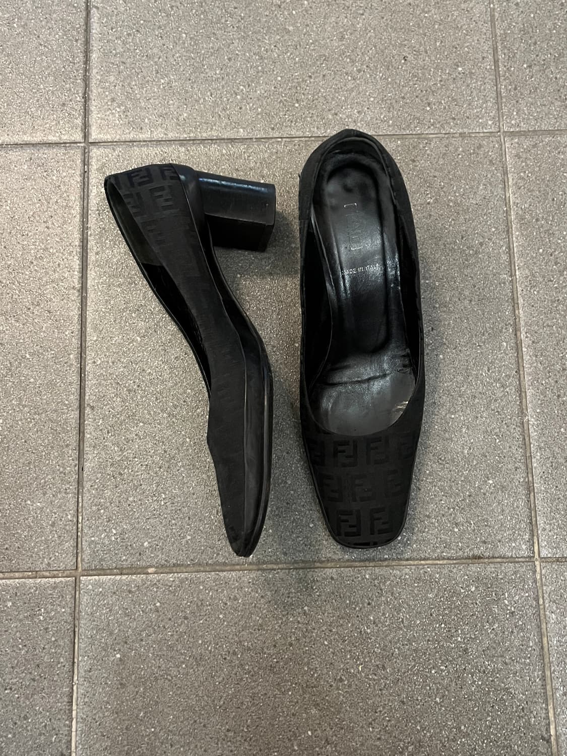 펜디 주카 펌프스 힐  상품이미지2