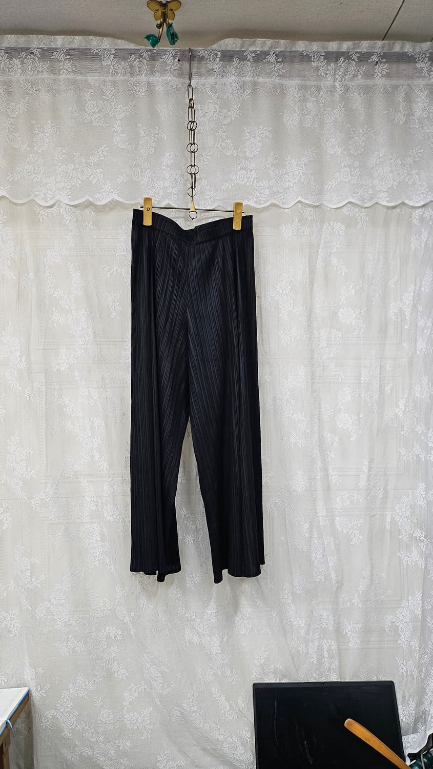 플리츠 주름 와이드 팬츠입니다  상품이미지1