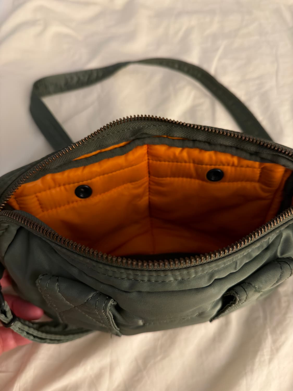 포터 탱커 숄더백 S 카키 팝니다 상품이미지3