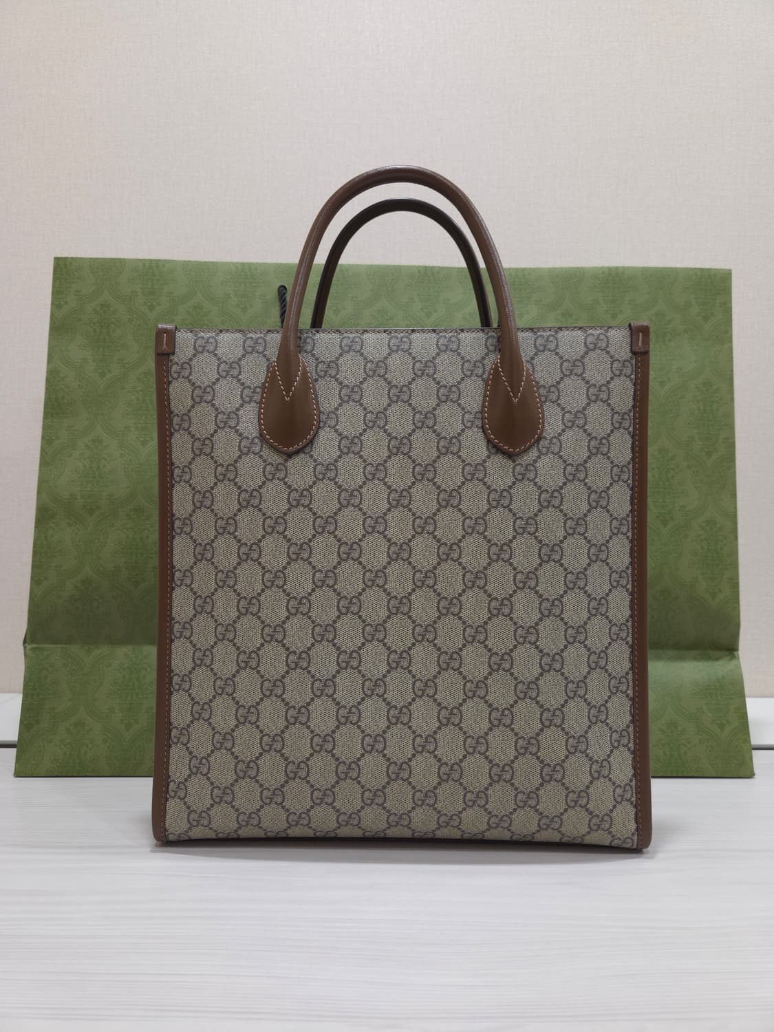 구찌 인터로킹 에보니 토트 숄더백 스몰 상품이미지4