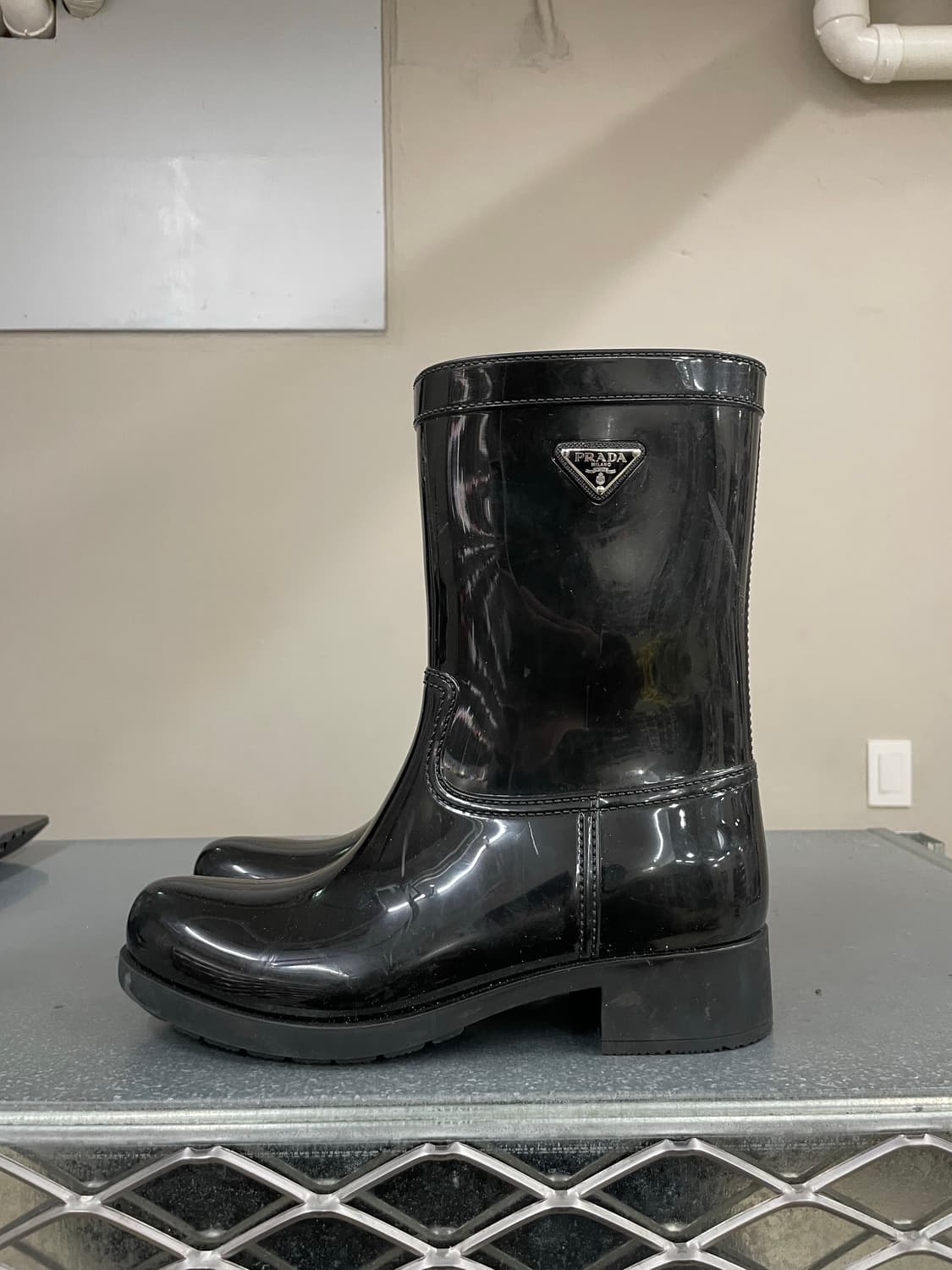 프라다 러버 트라이앵글 로고 레인부츠 EU38 (gr-3760) 상품이미지1