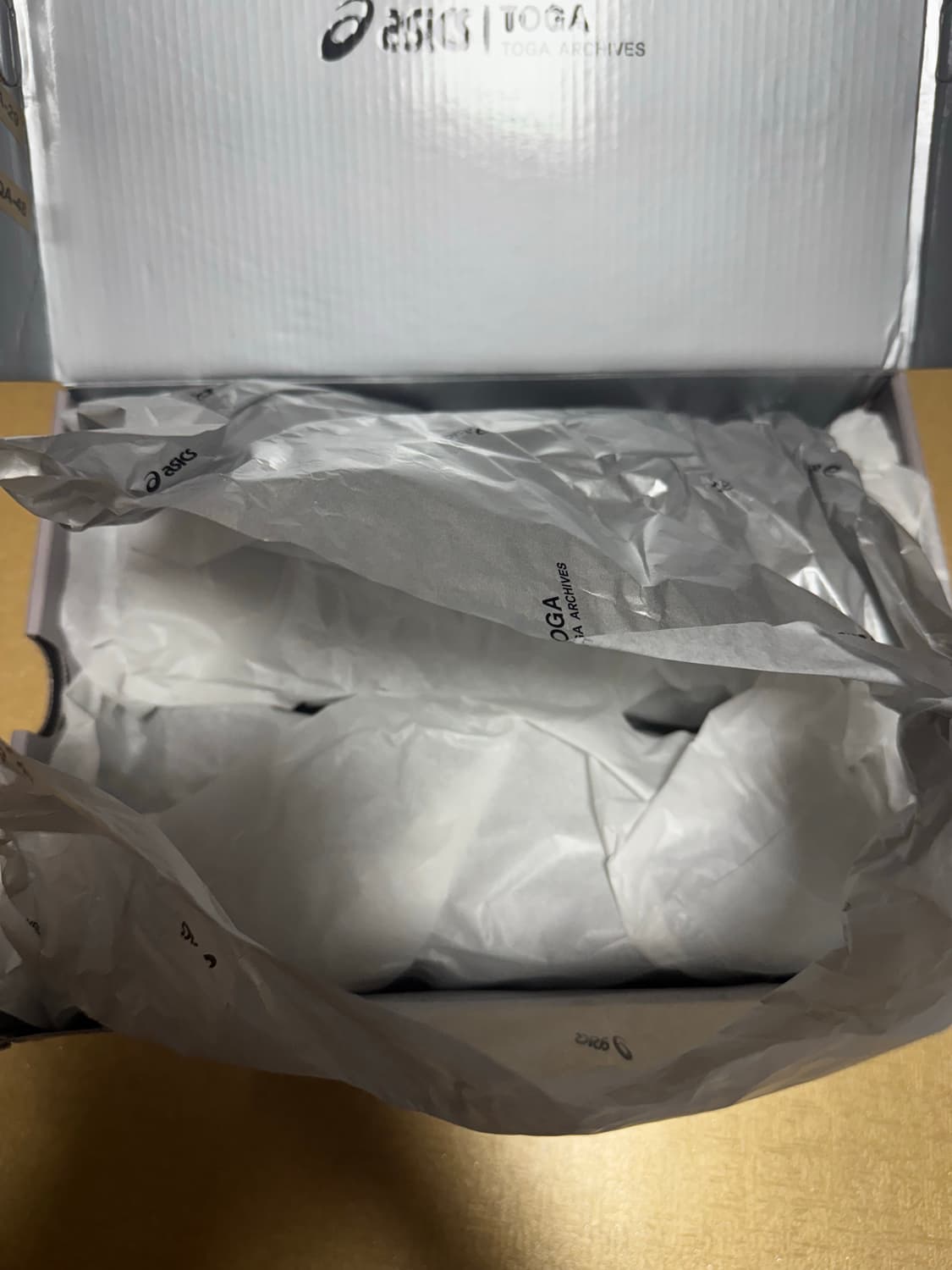 [255] 아식스x토카 젤 큐물러스16 TG 그레이 블랙 퓨어실버 상품이미지2