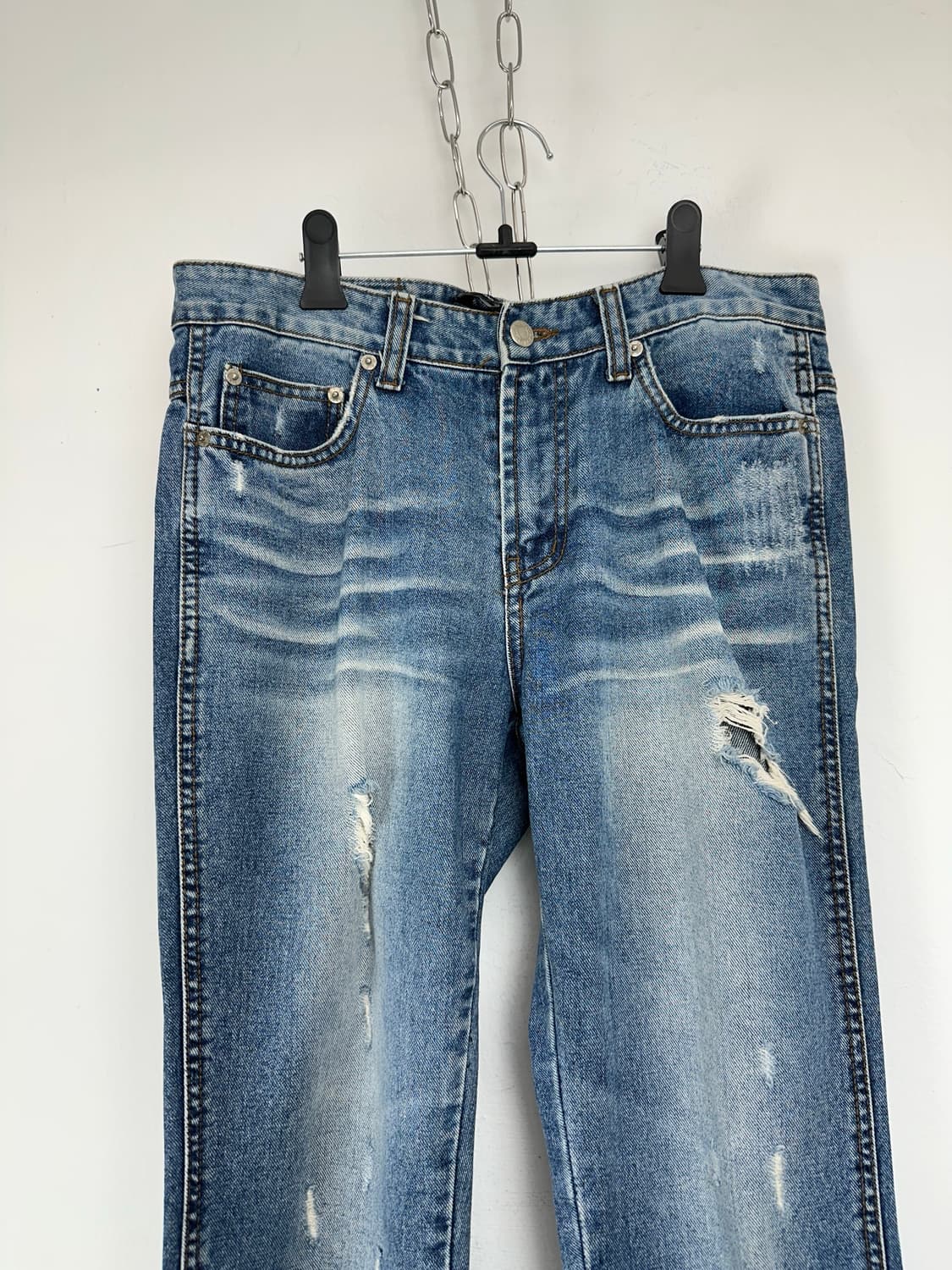 Distressed Bootcut Denim Jeans  상품이미지5