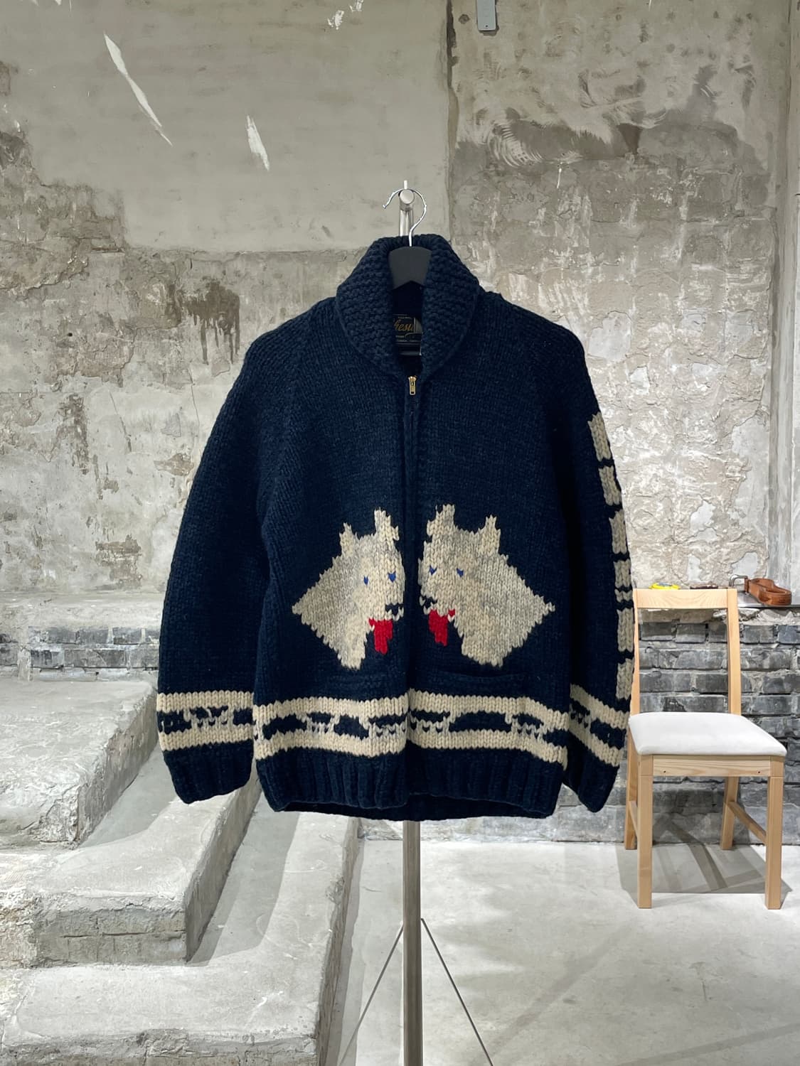 체스윅 다크 네이비 도그즈 울 코위찬 상품이미지1