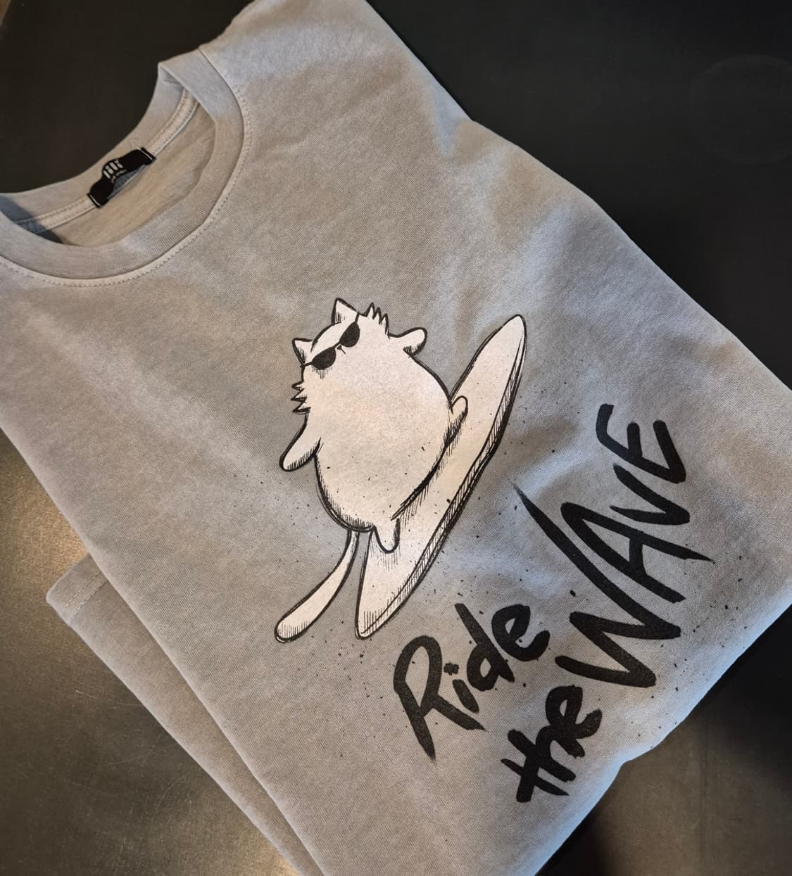 피그먼트워싱 서핑캣 그래픽 티셔츠 국내제작 상품이미지3