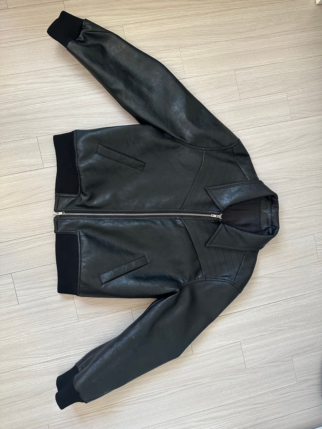 엘무드 캣츠 마크 레더 재킷 블랙 상품이미지5