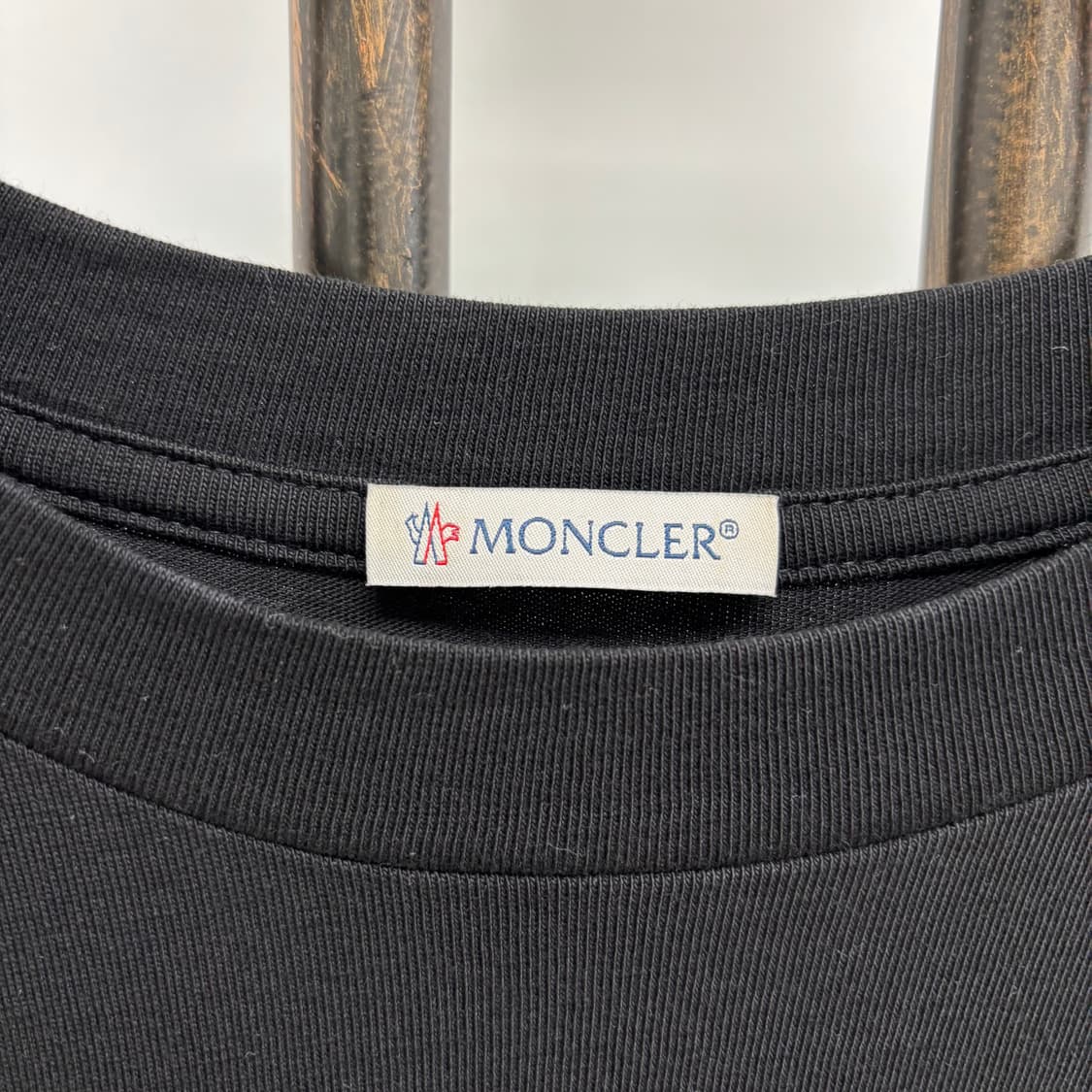 [L]몽클레어 와펜패치 로고 반팔티 상품이미지3