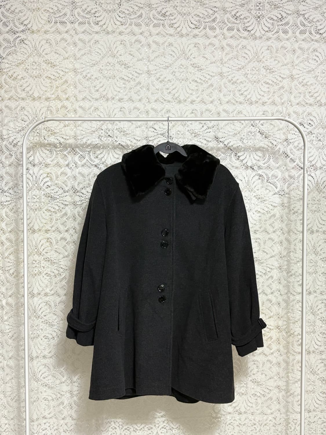 블랙 카라 퍼 포인트 자켓 상품이미지1
