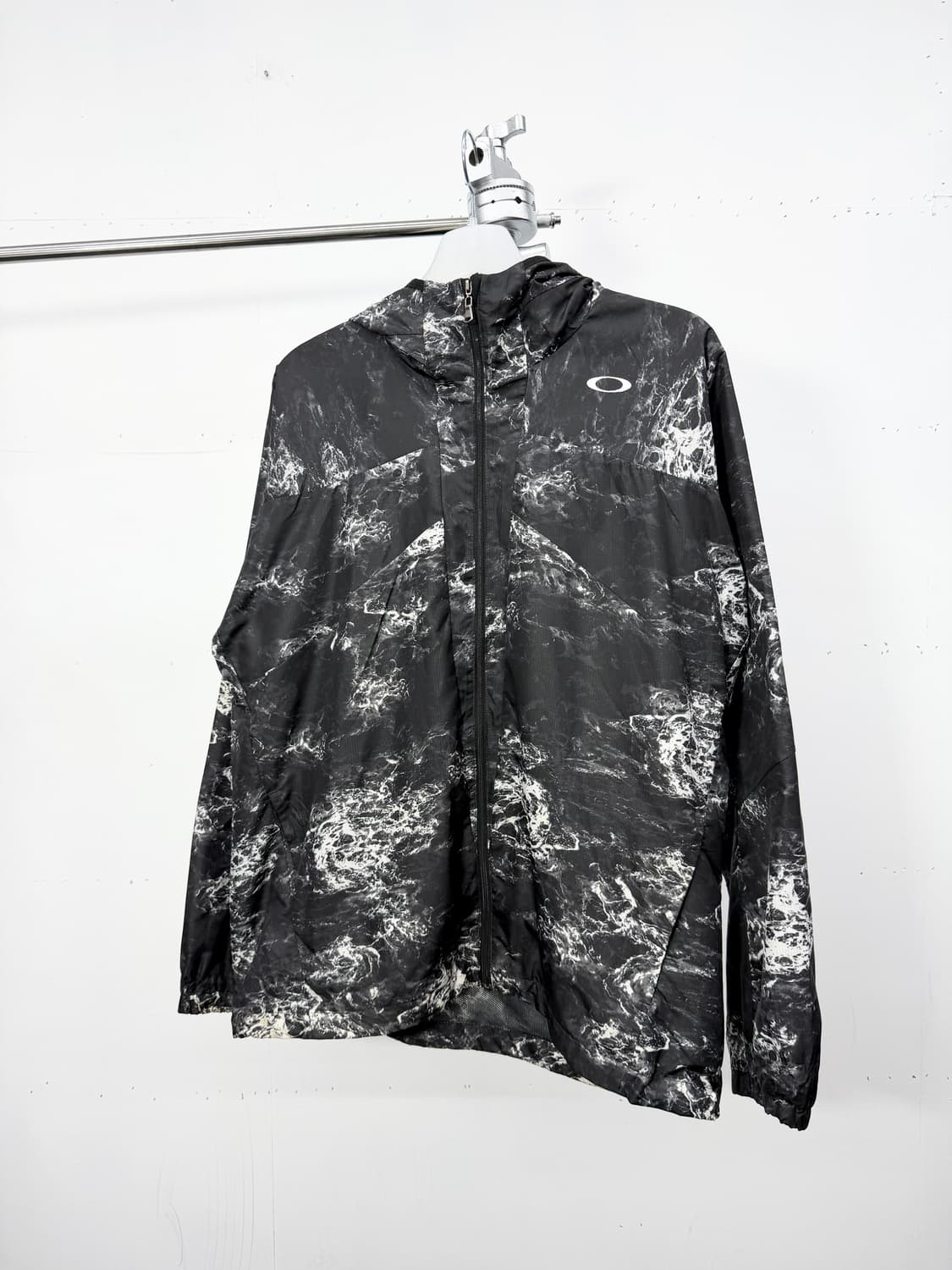 Oakley windbreaker 상품이미지1