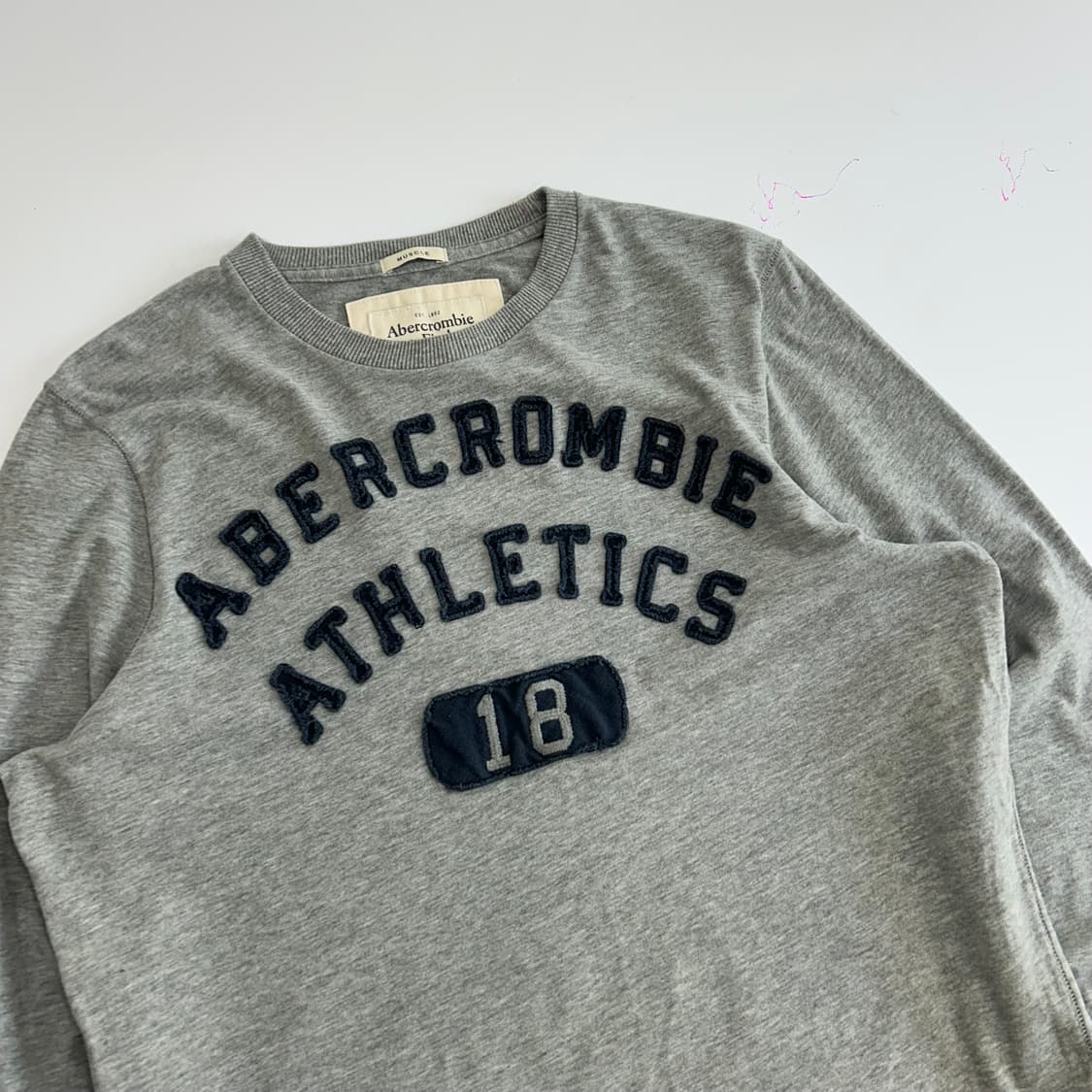 Abercrombie 아베크롬비 스펠아웃로고 그레이 맨투맨 상품이미지5