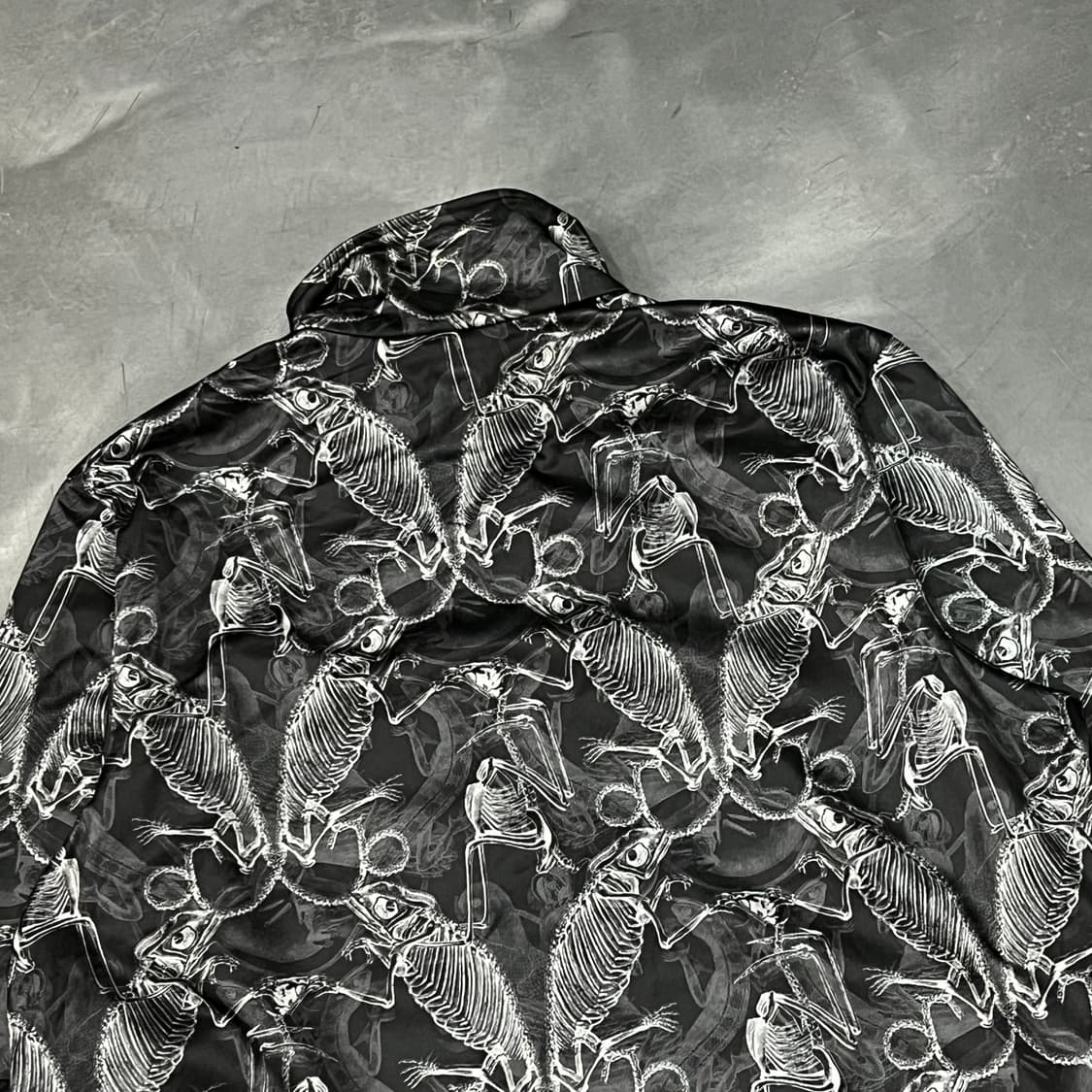  아디다스 스켈레톤 트랙탑 y15291 상품이미지4