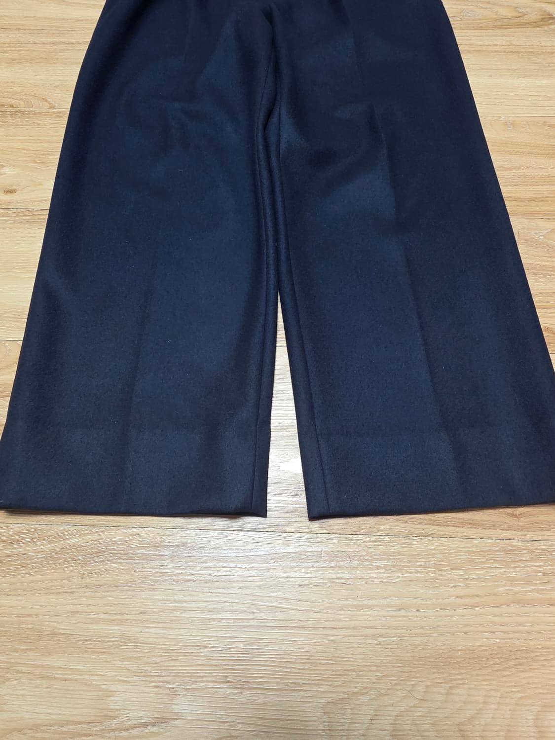 5size택포35만)24fw울테리어 슈퍼파인 멜튼 턱 트라우저 상품이미지4