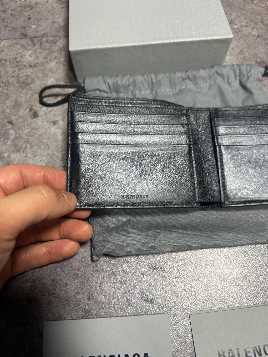 발렌시아가 반지갑 풀박스 상품이미지2