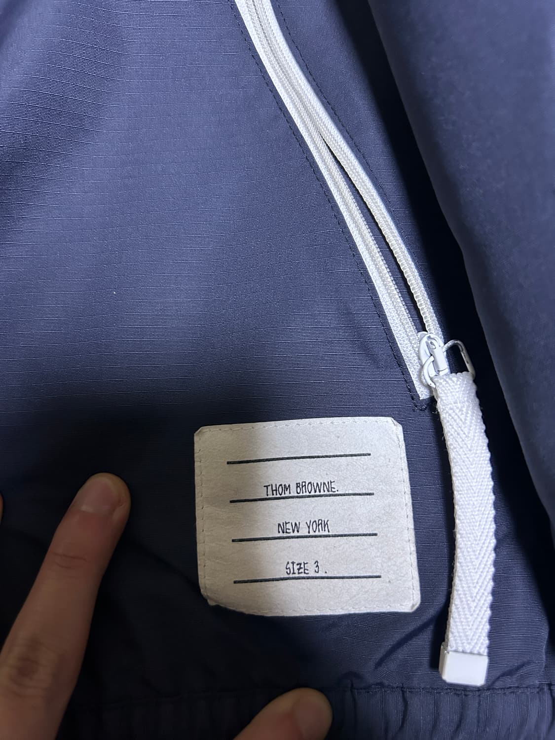 [3] 톰브라운 립스탑 메쉬 바람막이 네이비 상품이미지5