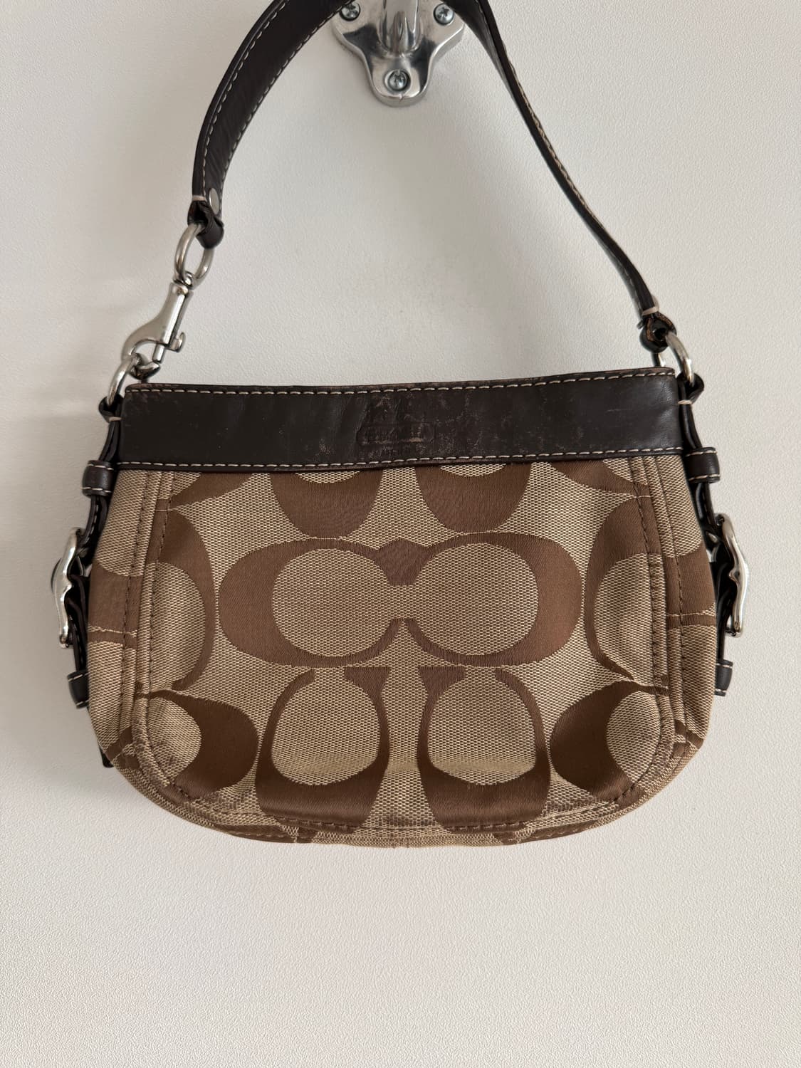 코치(COACH) 모노그램 숄더백 상품이미지2