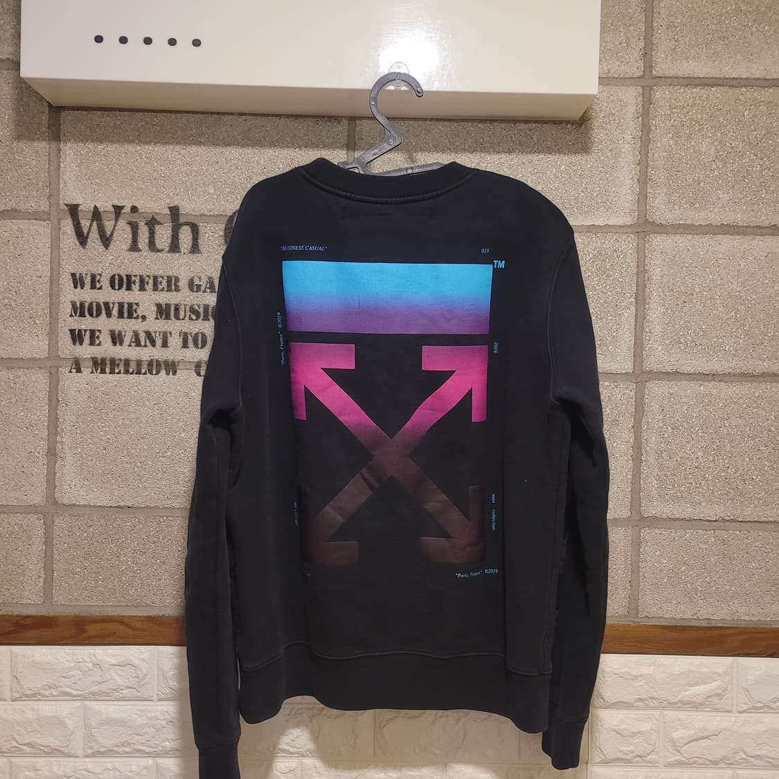 오프화이트 18FW 애로우 맨투맨 M 상품이미지2