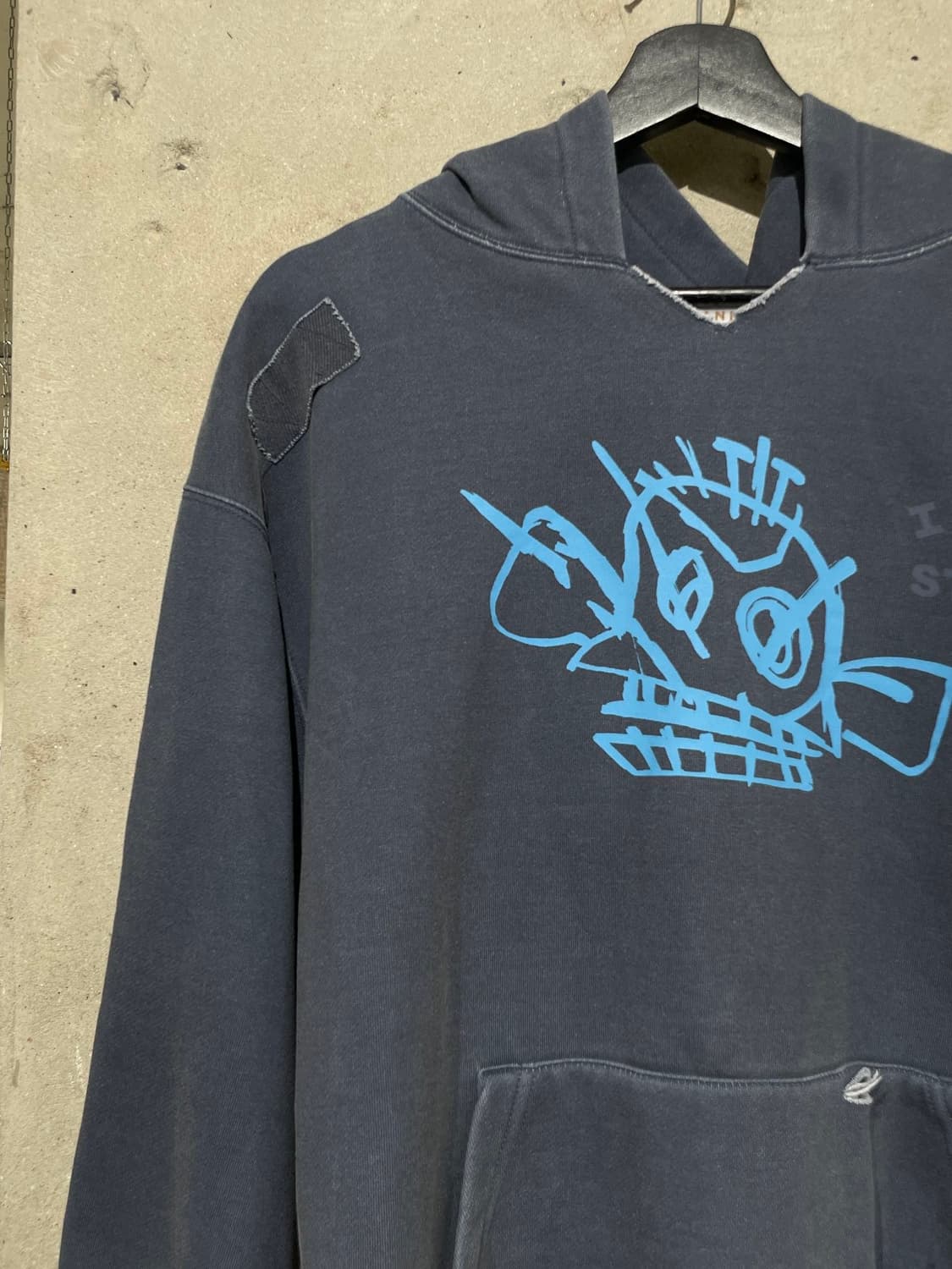 아이앱 스튜디오 x 아케인 네이비 블루 징크스 후디 상품이미지2