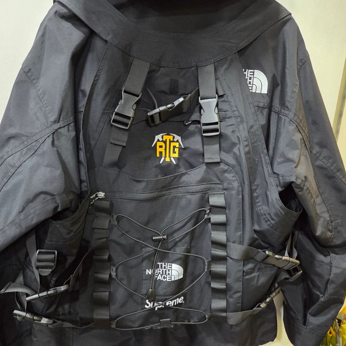 슈프림X노스페이스 RTG 고어택스 자켓 상품이미지9