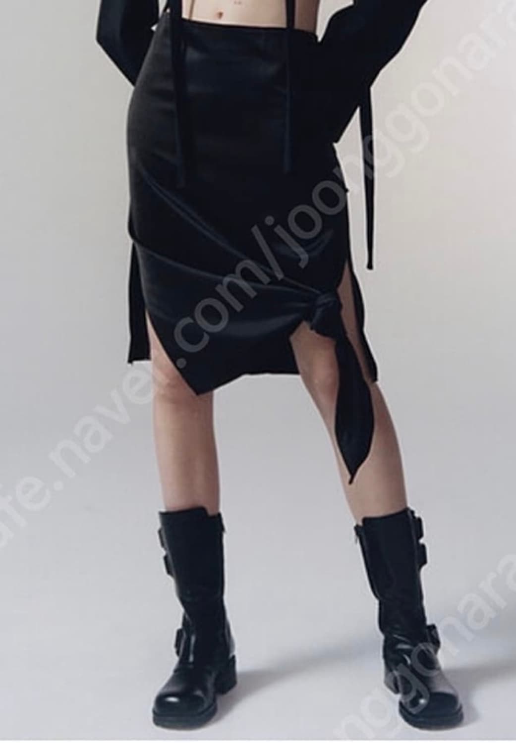 더오픈프로덕트 블랙 새틴 스커트 상품이미지1