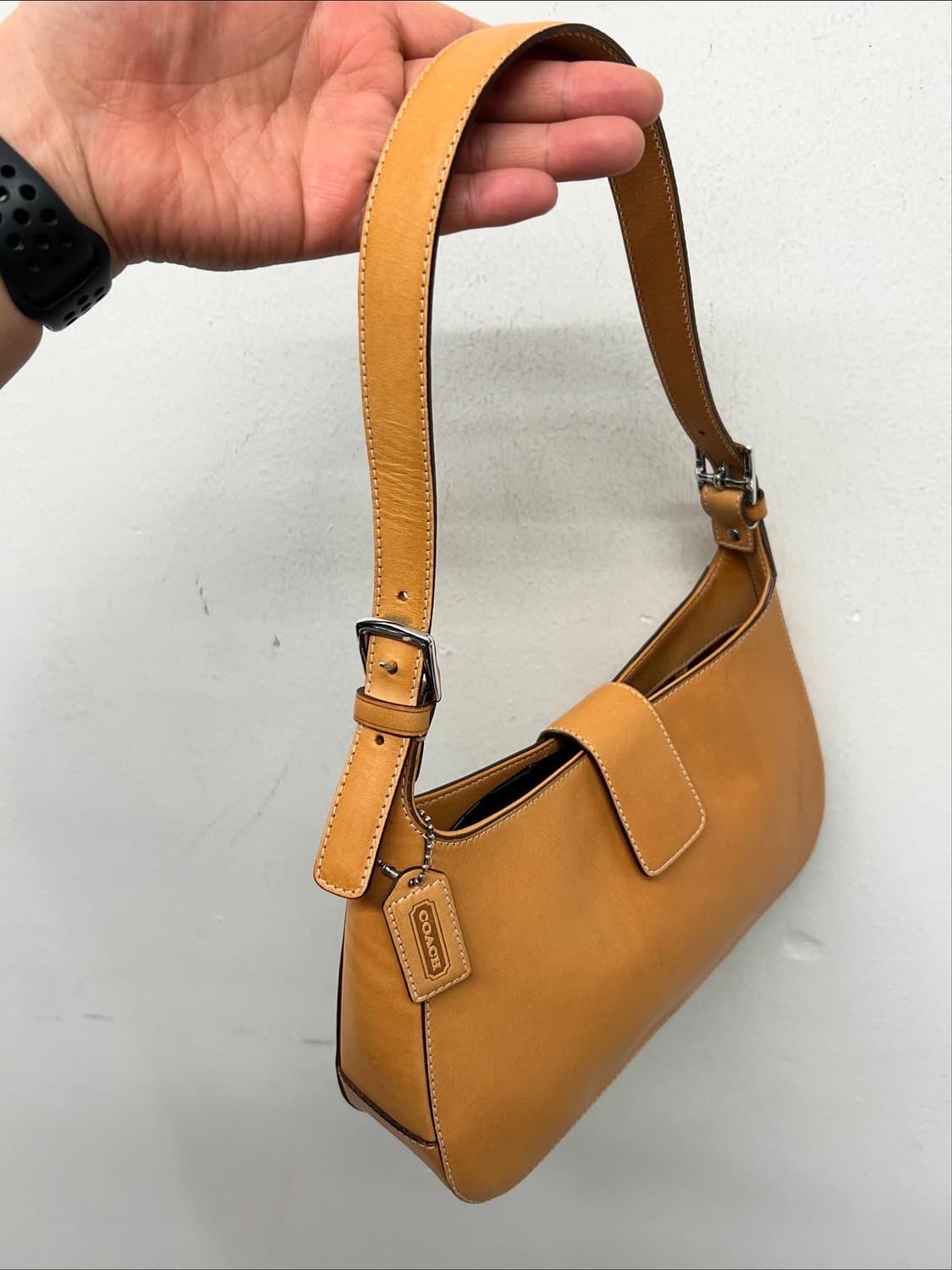 코치 가죽 숄더백 상품이미지4