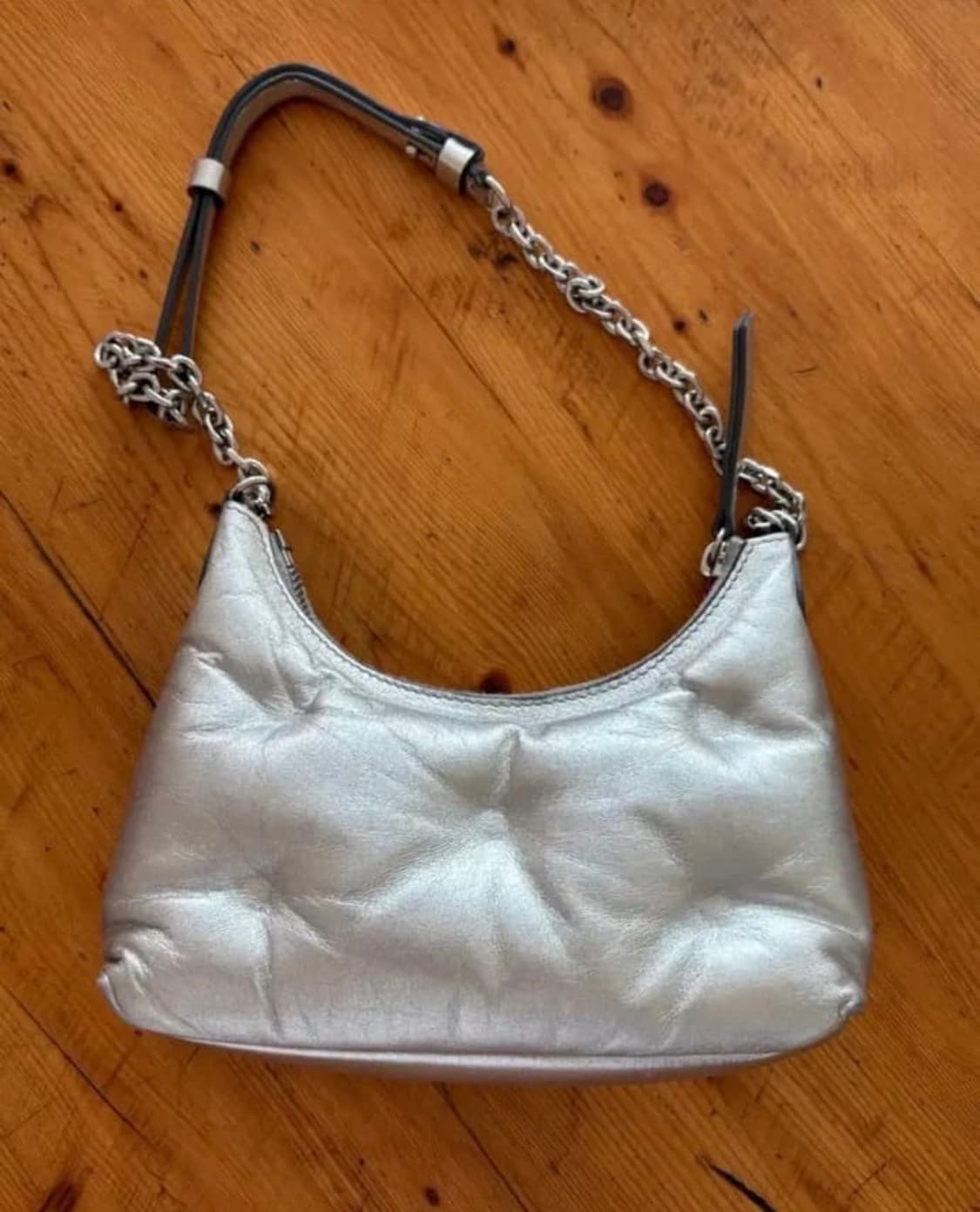 마르지엘라 마이크로 숄더백 실버 상품이미지3