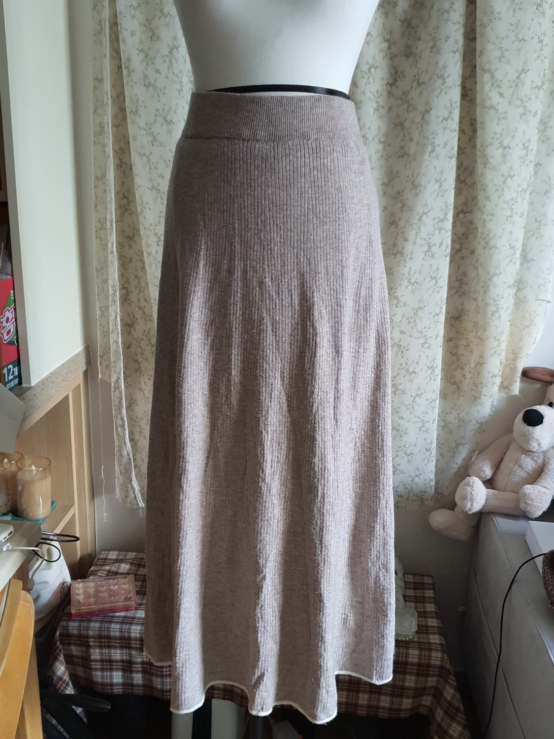 [모리걸] 니트 롱 스커트 베이지 프리사이즈 상품이미지2