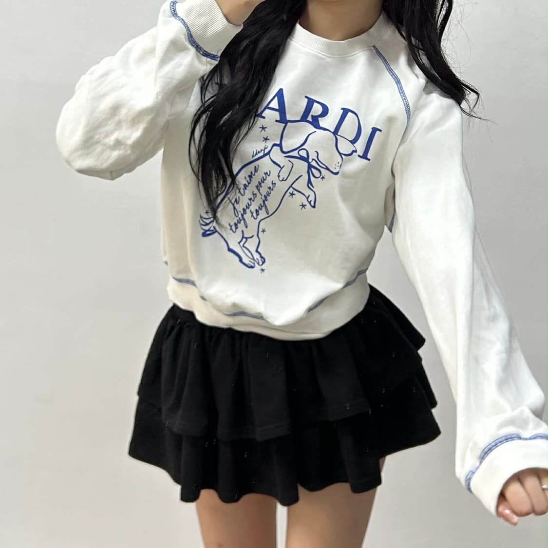 마르디 메르크디 화이트 세미크롭 걸즈 스웨트셔츠 맨투맨(OS) 상품이미지1