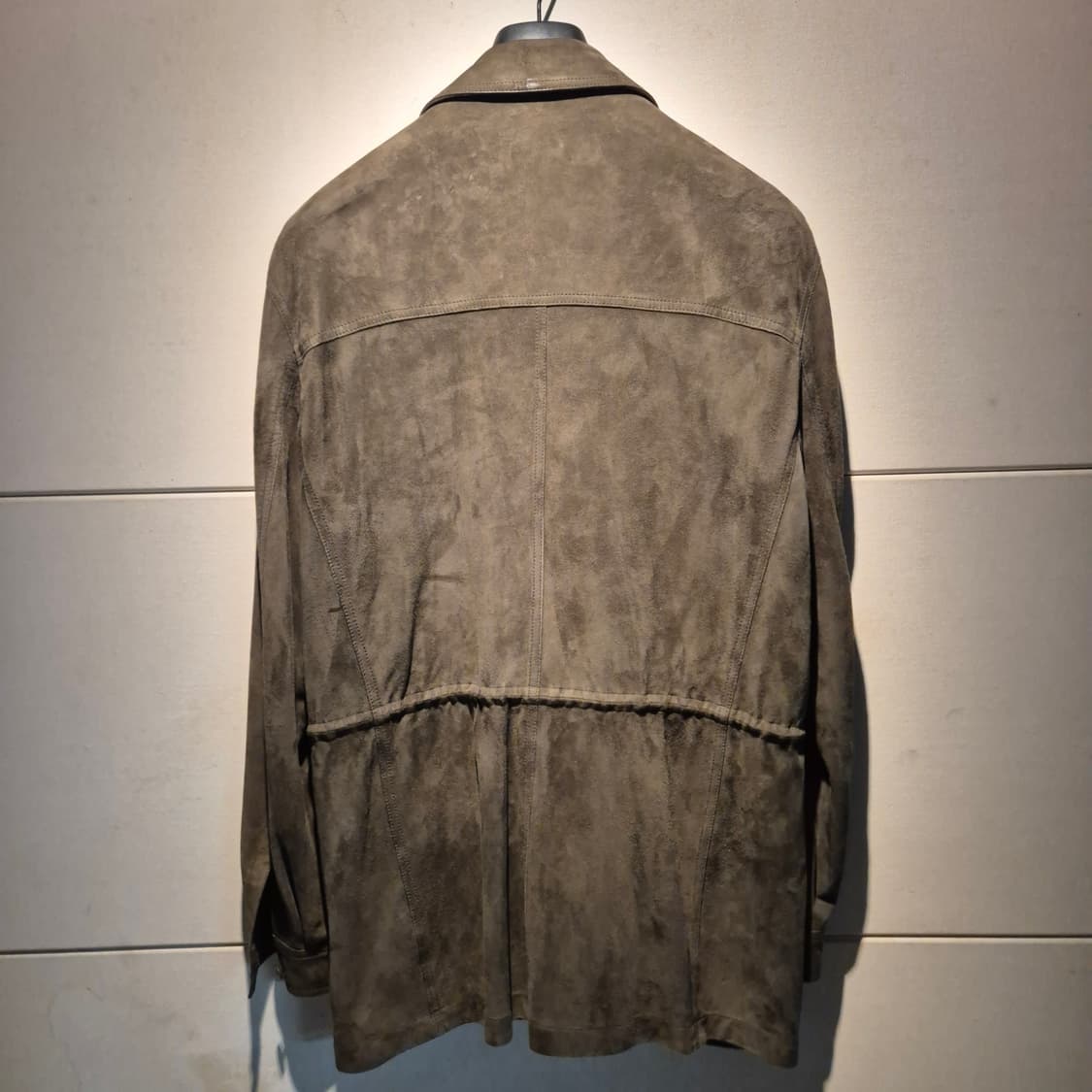 [52]사르토리아준x팔러 스웨이드 사파리/ 링자켓  라르디니 맨온더분 상품이미지7